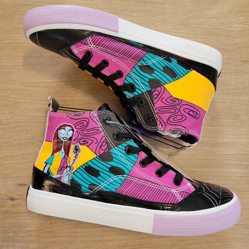 NWT Women's Disney Nightmare Before Christmas High Top Lace Up sneaker